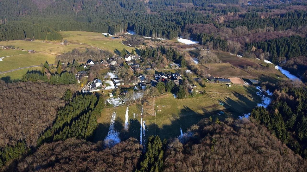 Zum Rosenhugel Villa Hellenthal Exterior photo